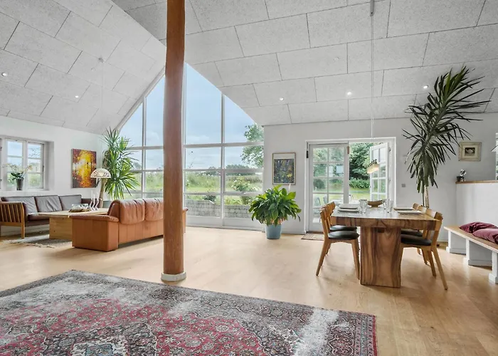 Cozy In Aarup With Wifi * 아루프